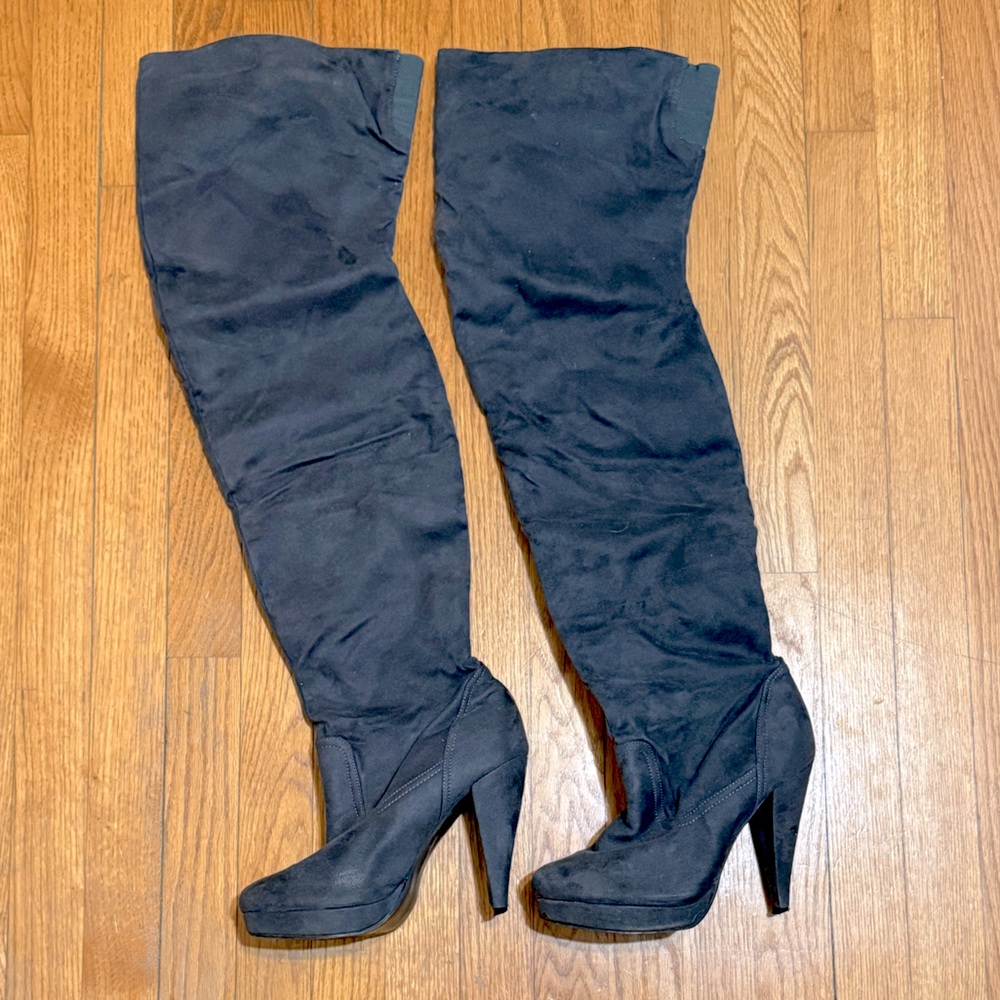 Over-The-Knee Gray Heel Boots - Women's 9